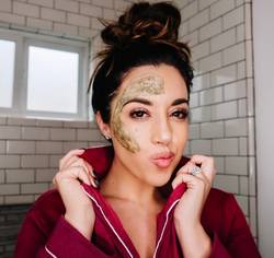 Facial Scrub Review 